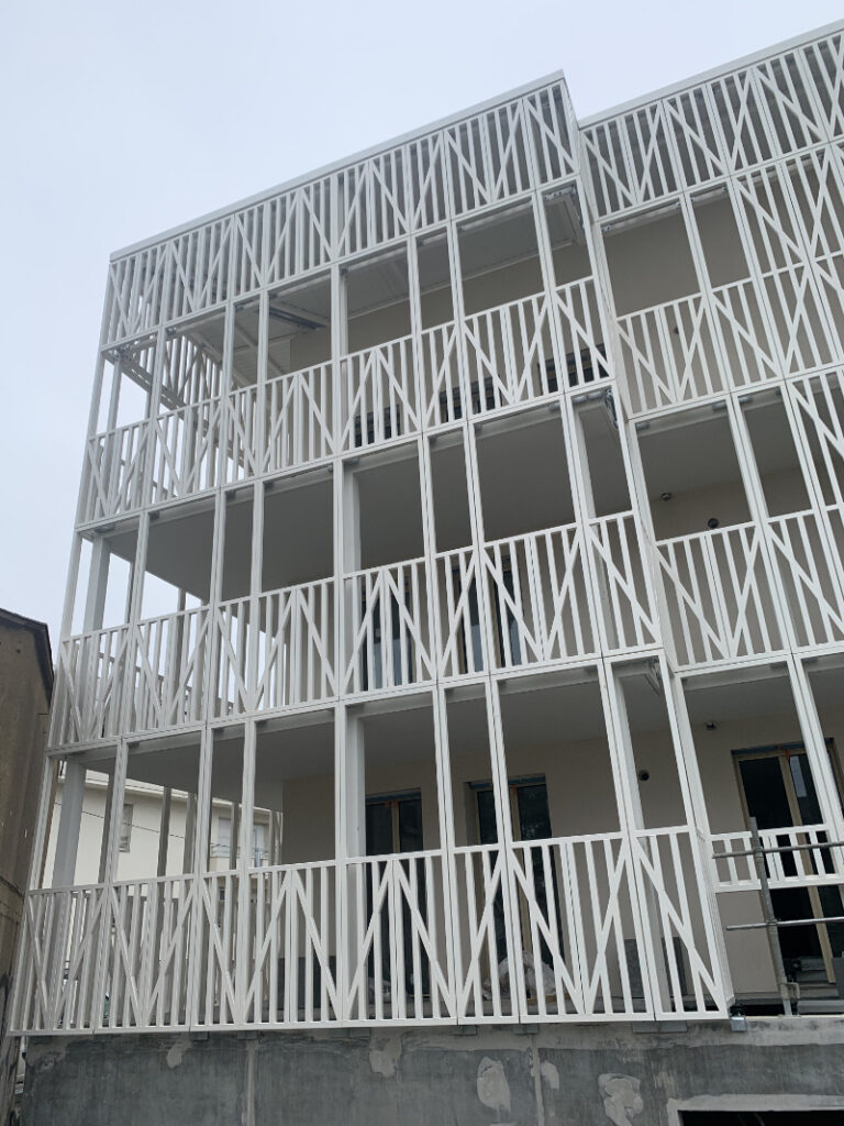 Bardage avec façade résille blanche pour les nouveaux logements de la ZAC de Guines à Rennes (35)